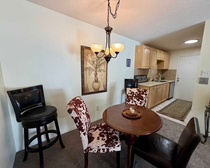 Building Photo - 15 Village Way