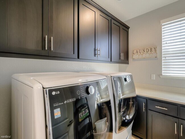 Building Photo - 33451 Bronco Loop