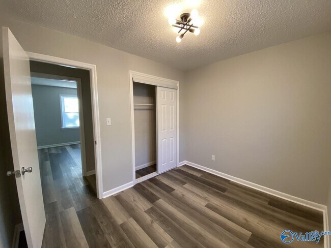 Building Photo - 13918 SW Wyandotte Dr