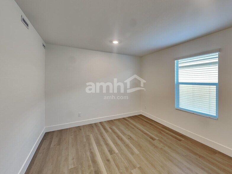 Building Photo - 9573 E Harkes Dr
