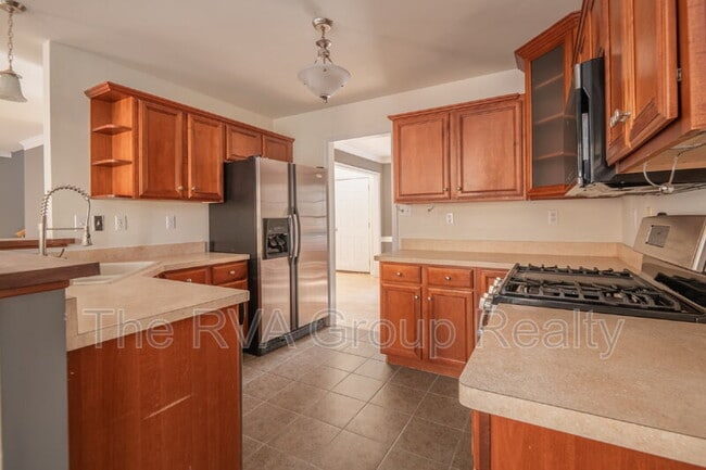 Building Photo - 79 River Run Ln