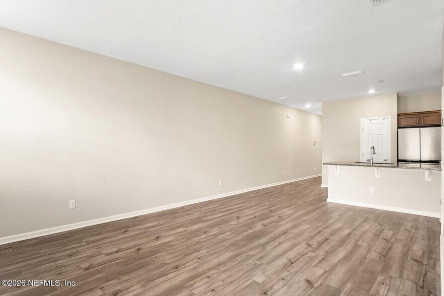 Building Photo - 9787 Fiddleback Ln
