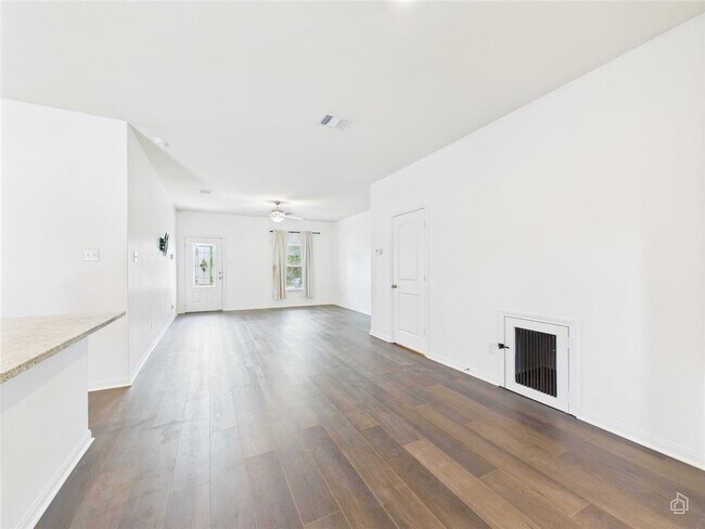 Building Photo - 1687 Twin Estates Dr