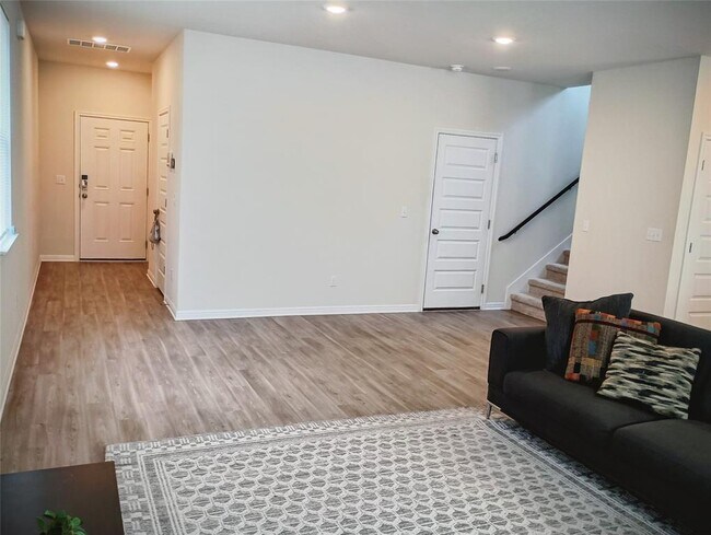 Building Photo - 10615 Ridan Wy