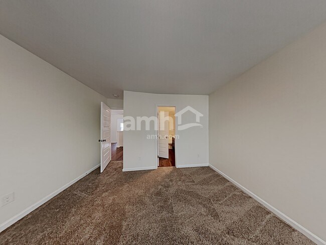 Building Photo - 2311 Foxy Dr
