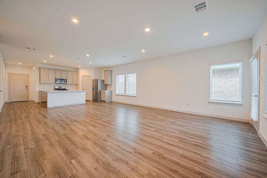 Building Photo - 1010 Curly Angora Ct