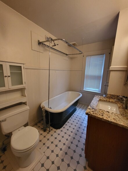 Building Photo - 376 Pearl St