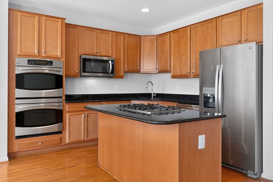 Building Photo - 2347 Battery Hill Cir