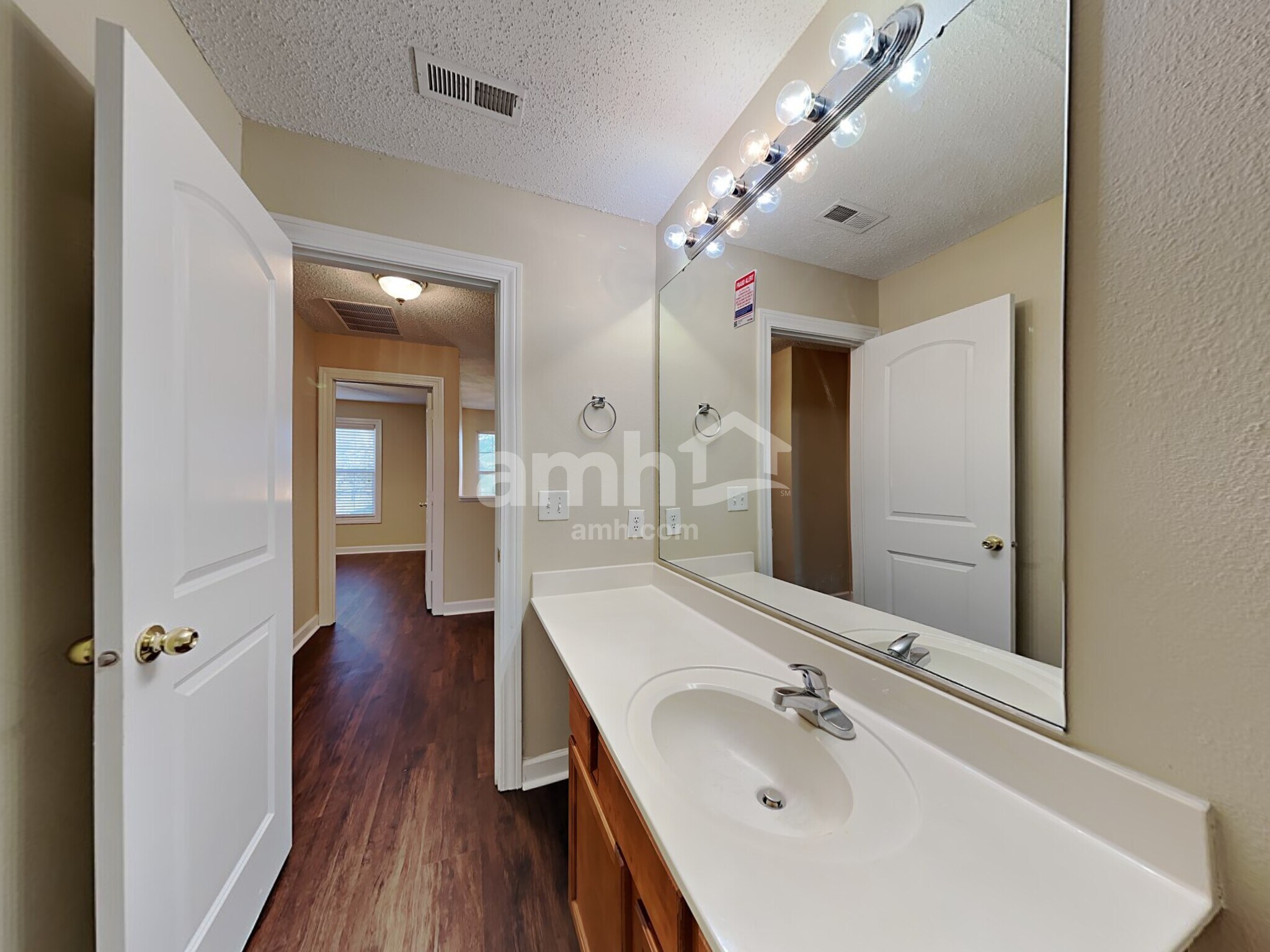 Building Photo - 1071 Sassafras Trl