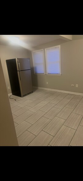 Building Photo - 220 Colgate Ave