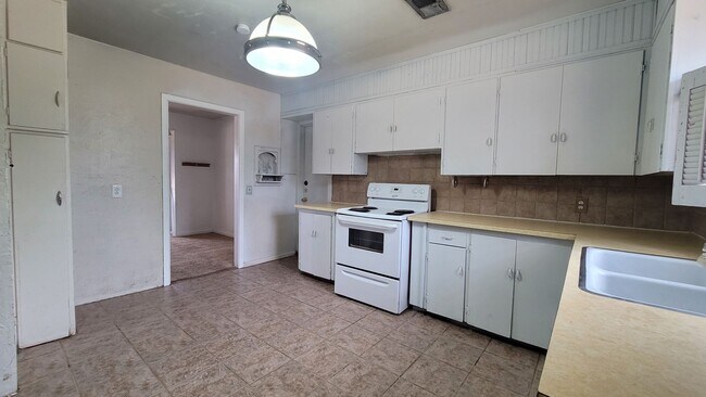 Building Photo - Cute Home Located in the Heart Of Lubbock!