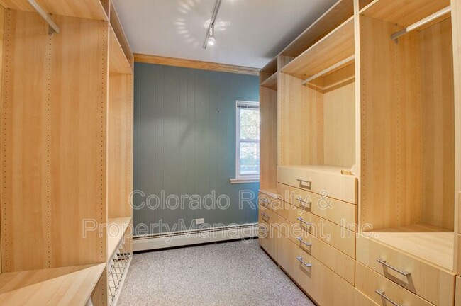 Building Photo - 1736 S Humboldt St