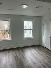 Building Photo - 126-128 Lincoln St