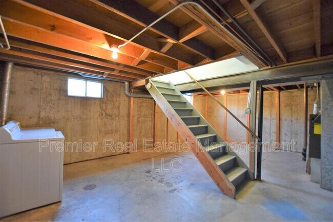 Building Photo - 1885 S Clermont St