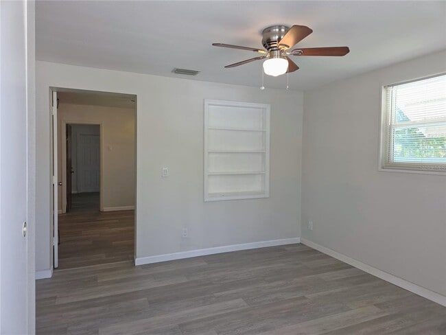 Building Photo - 5616 27th Ave S