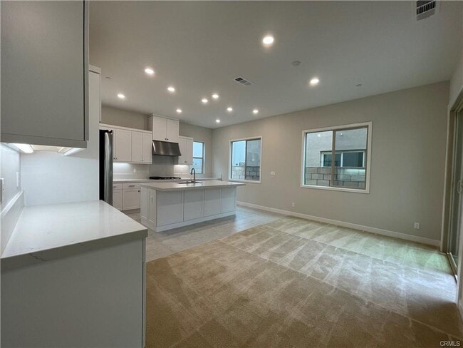 Building Photo - 145 Denali