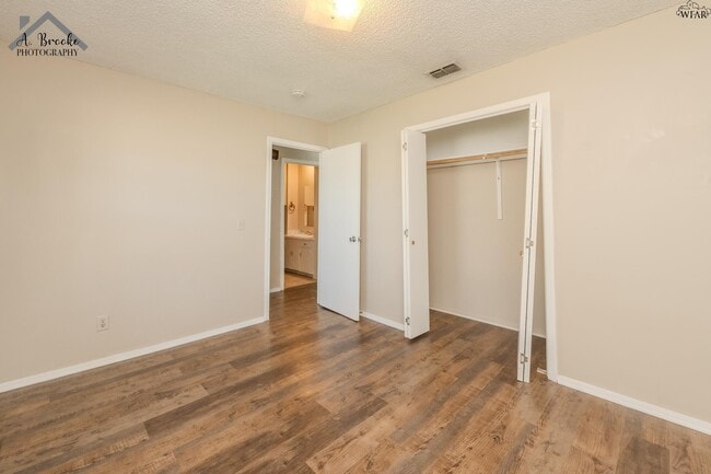 Building Photo - 1118 Crescent Ln