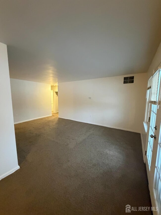 Building Photo - 504 Lakeview Terrace