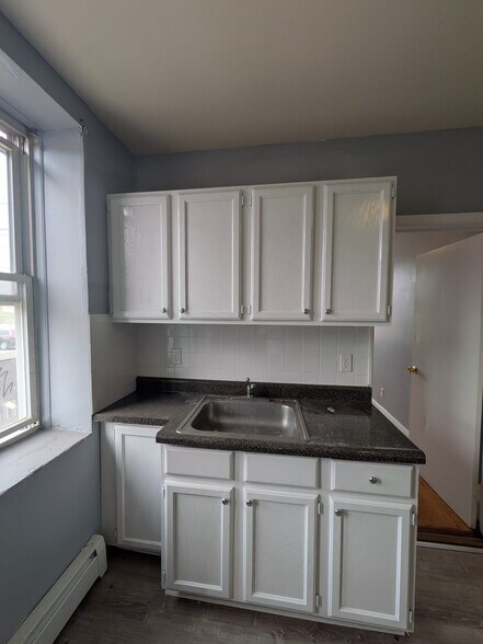 Building Photo - 779 Avenue E