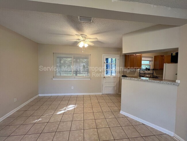 Building Photo - 303 Newcastle Dr