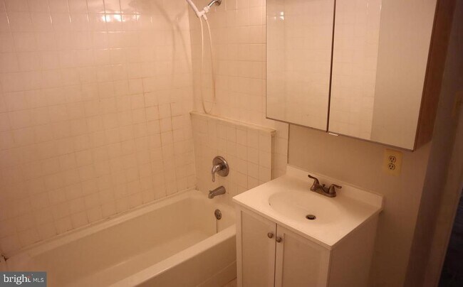 Building Photo - 17105 Thatcher Ct