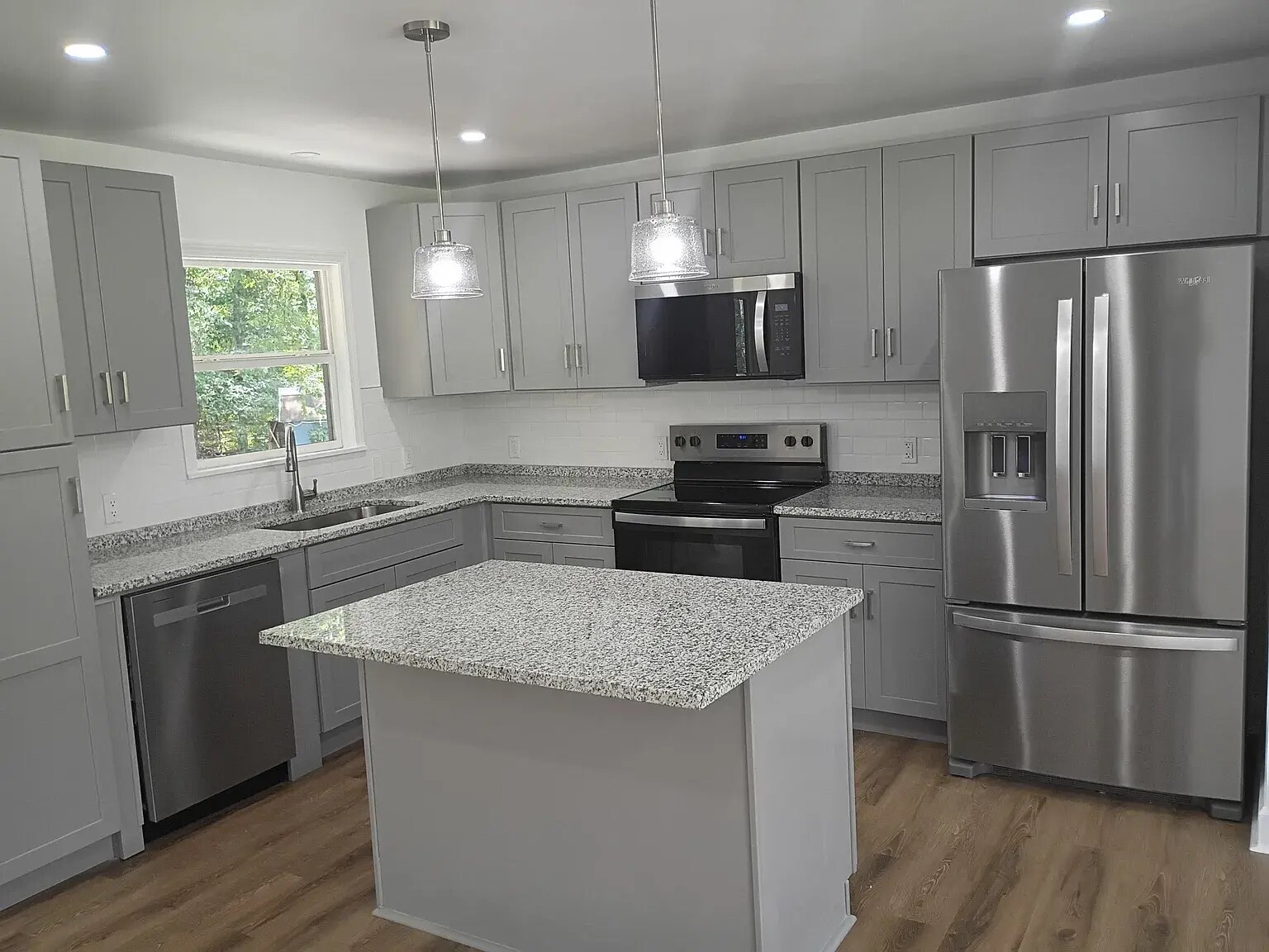 Building Photo - 731 N Price Rd