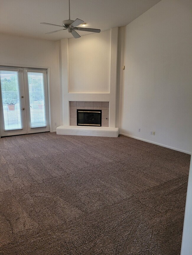 Building Photo - BEAUTIFUL 3/2 HOUSE FOR RENT IN TATUM RANCH