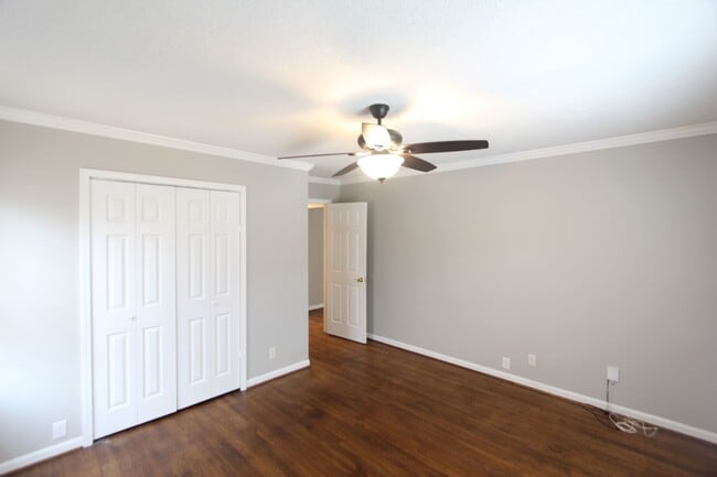 Building Photo - 3 Bedroom, 1.5 Bath! New on the Market and Newly Renovated! Better Hurry!!