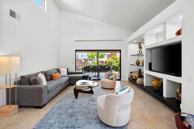 Building Photo - 73416 Mariposa Dr