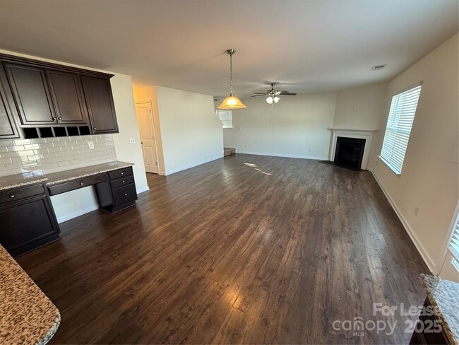 Building Photo - 9010 Harwood Knoll Dr