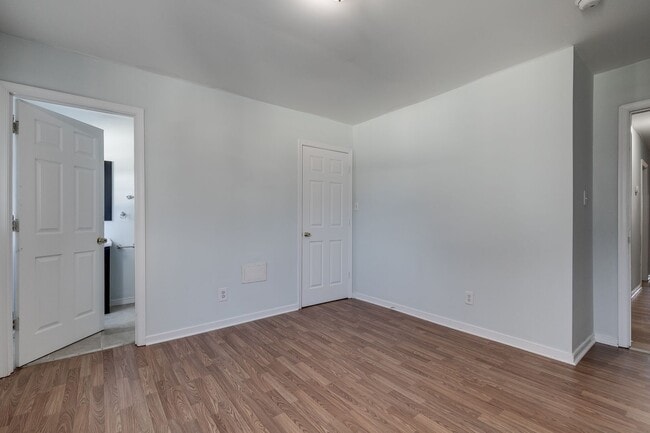 Building Photo - 2214 Perry St
