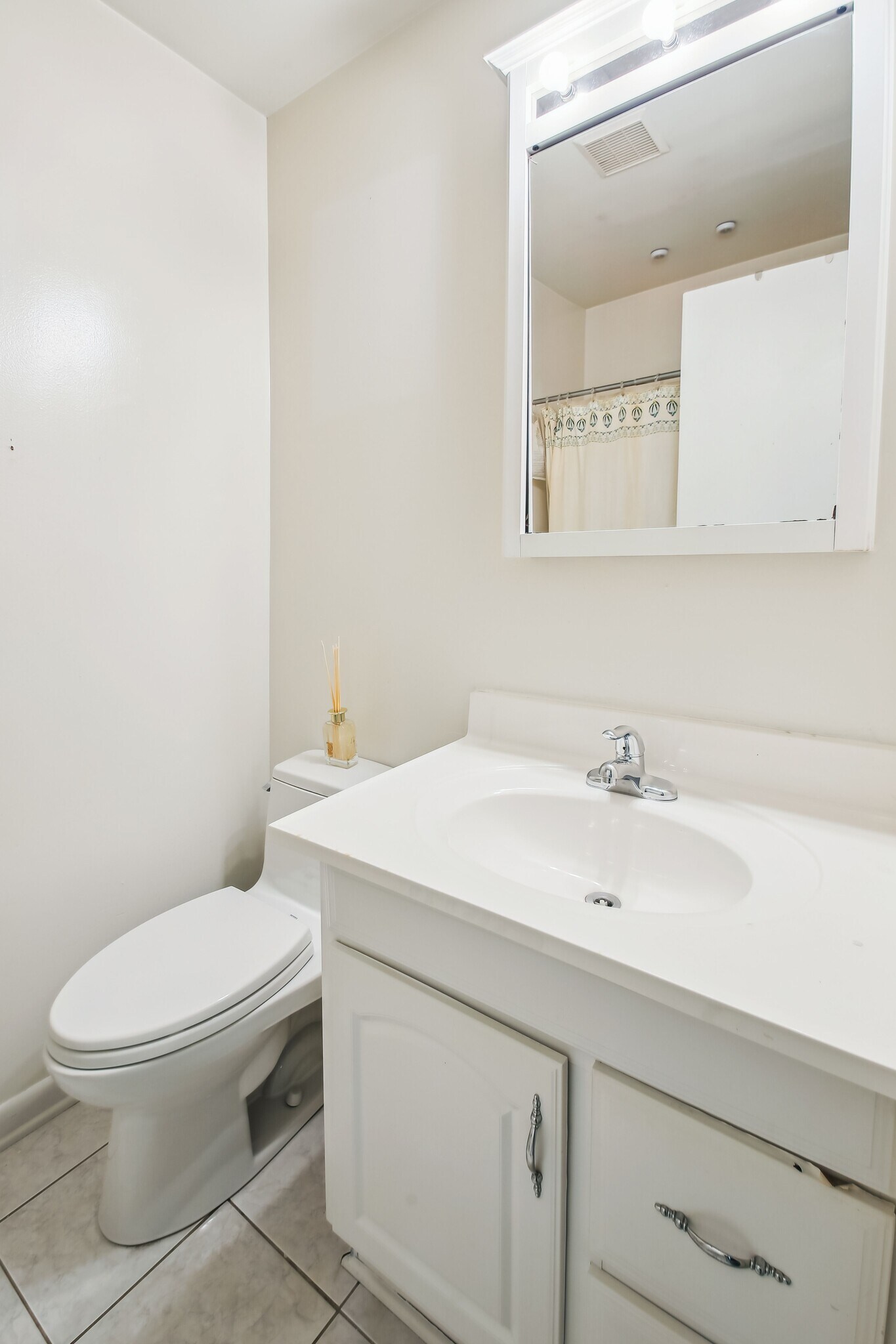 Master Bathroom - 30 Hearthstone Ct
