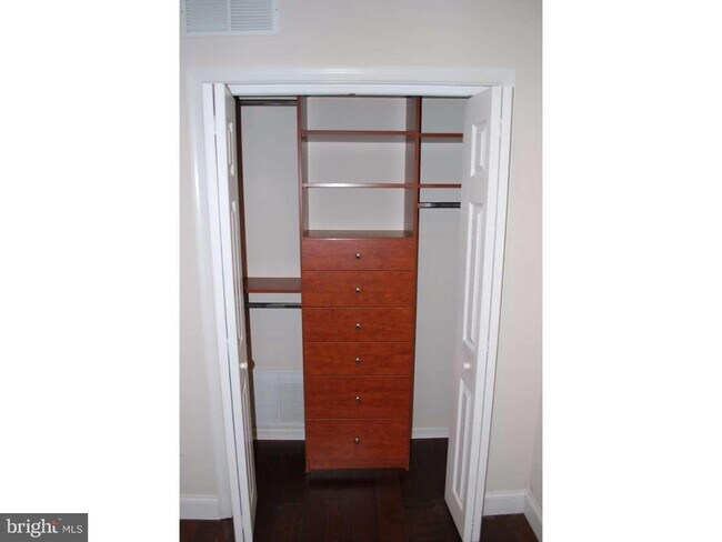 Building Photo - 1252 Heritage Cir