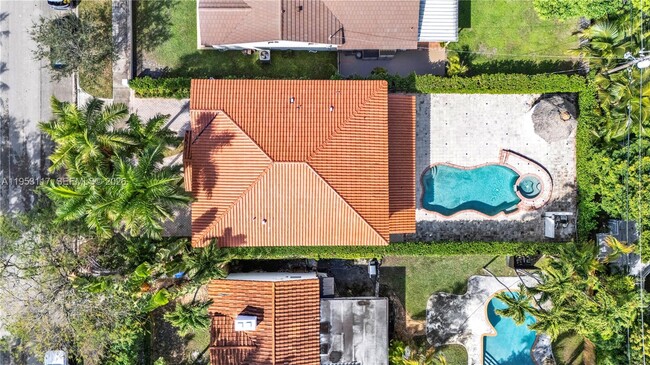 Building Photo - 527 SW 20th Rd