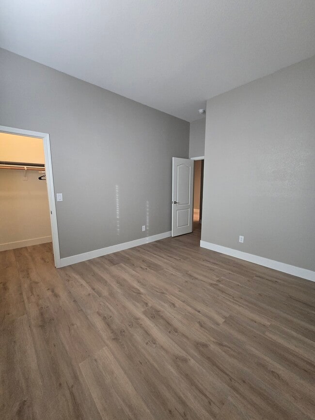 Building Photo - 992 Bella Rosa Dr