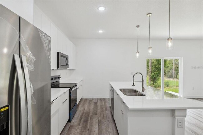 Building Photo - 6062 SW 154th Place Rd