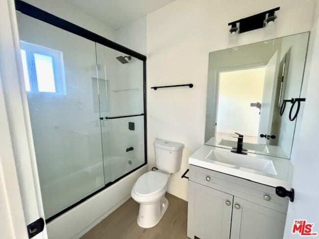 Building Photo - 9946 Farragut Dr