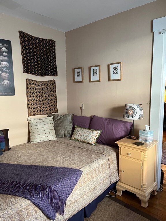 Building Photo - 54 College Ave