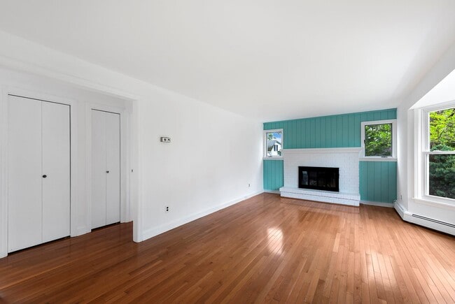 Building Photo - 1375 3rd St