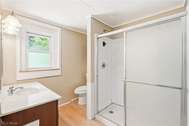 Building Photo - 285 Sumner Ct