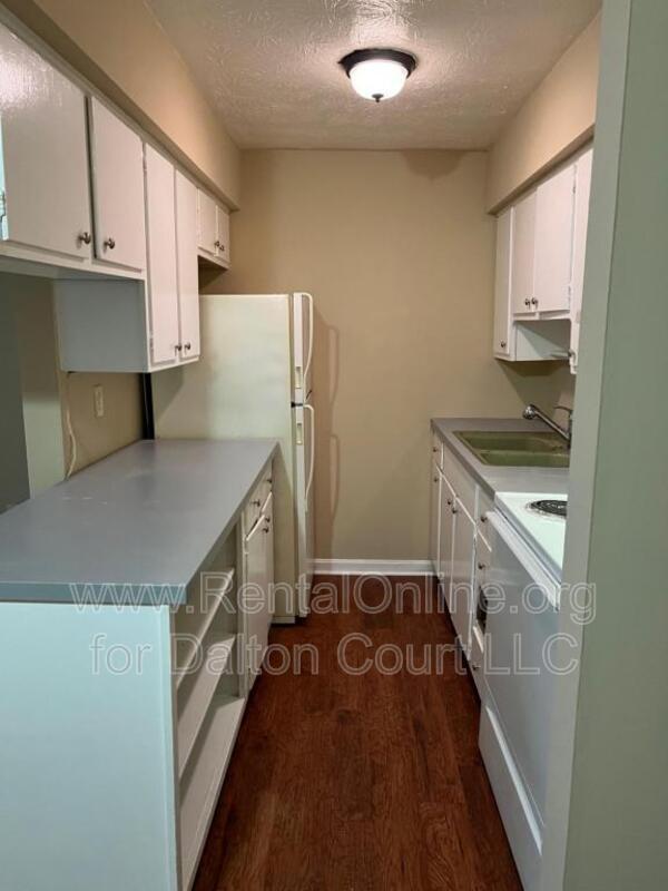 Building Photo - 1972 Cambridge Dr