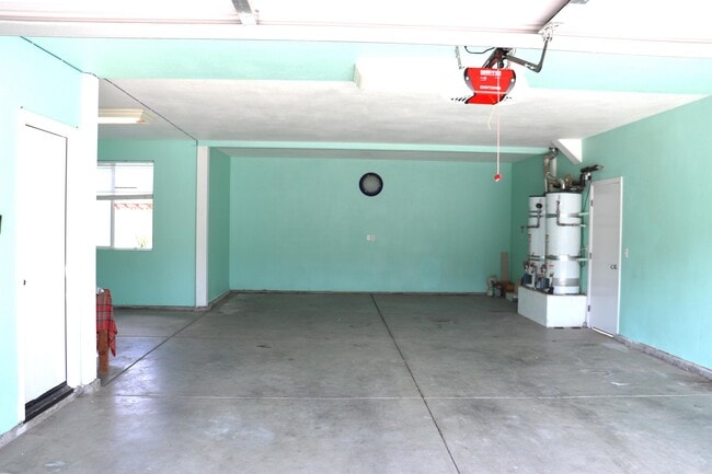 Building Photo - 2346 E Early Ave