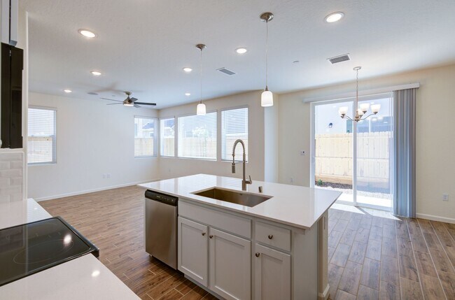 Building Photo - 1498 Vintage Ln
