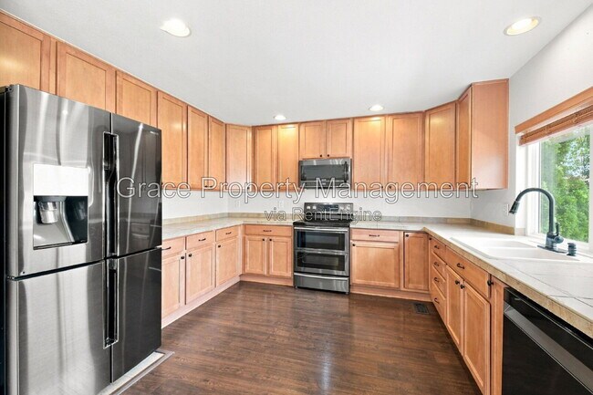Building Photo - 2057 Alpine Dr