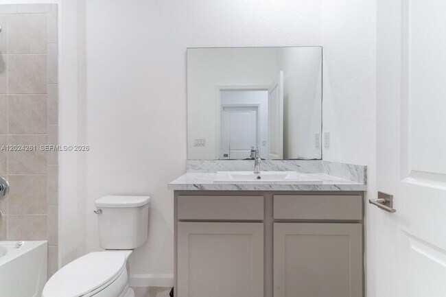 Building Photo - 1170 SW 7th Ct