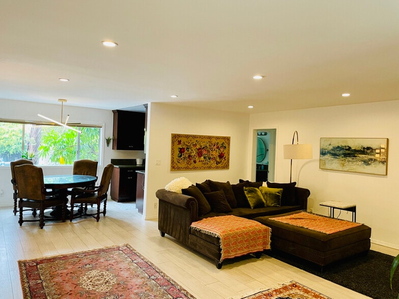 Building Photo - 2002 4th St