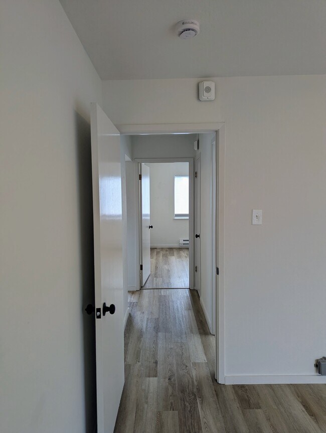 Building Photo - 32nd Ave