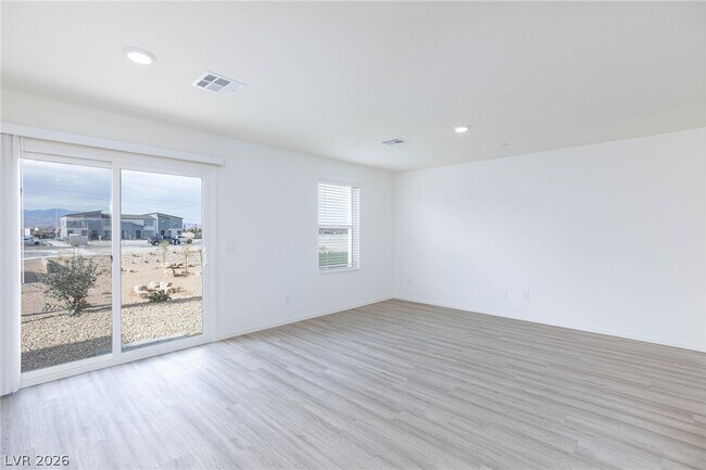 Building Photo - 6061 Amaryllis Fls St
