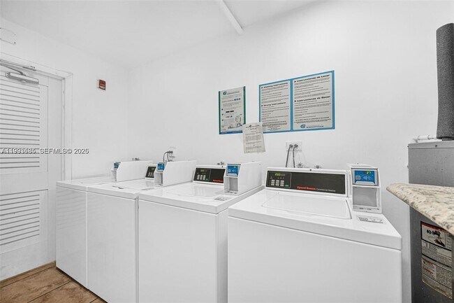 Building Photo - 8609 SW 68th Ct