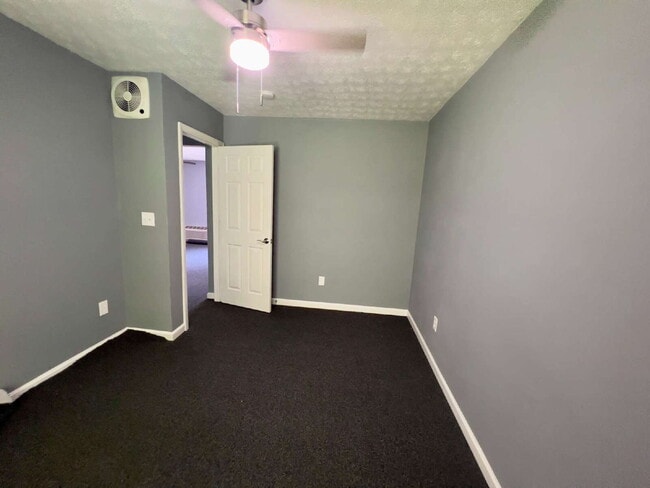 Building Photo - 2 Bed 1 Bath Apartment in Fair Play